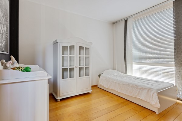 Photo - For sale: UNIQUE OPPORTUNITY! DETACHED, ABUNDANT SPACE. SCHEDULE YOUR VIEWING!